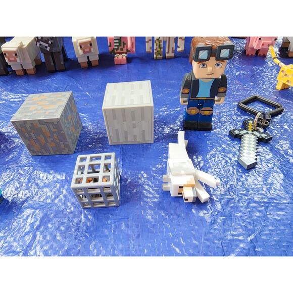 Jazwares Minecraft Figures Lot Of 15 Animals Bear, Sheep, Wolves, Pigs - Picture 7 of 10